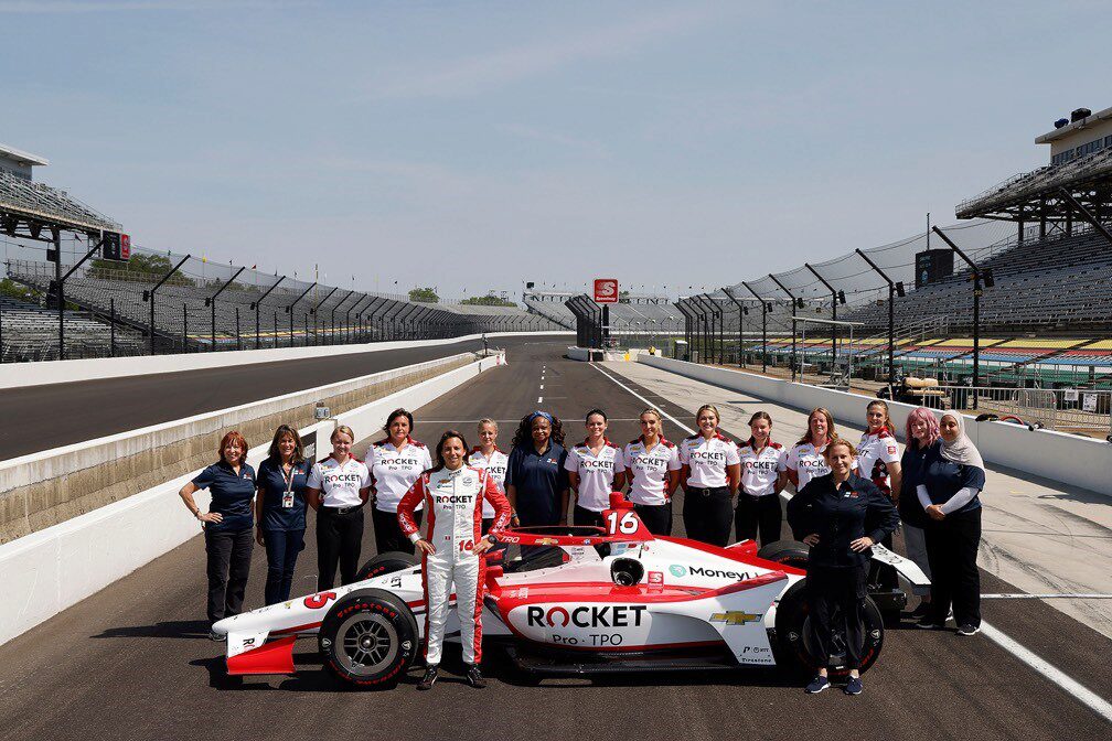 The Paretta team in front of the team car